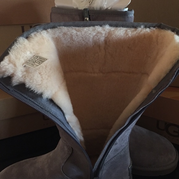 COPY - ⚡️SALE⚡️AUTHENTIC BNWB UGG "Sumner" in grey size 5 - Picture 3 of 4